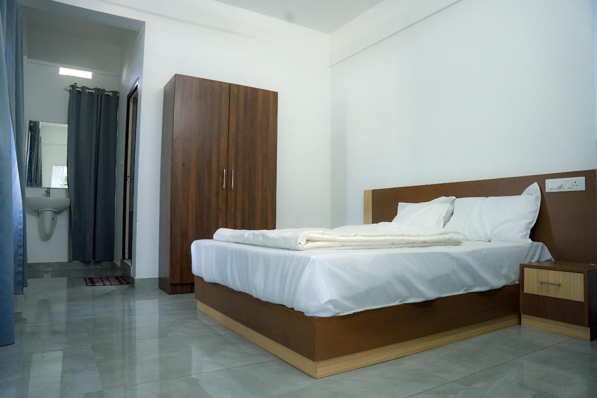 Hotel Jayalakshmi Residency Vaduvanchal Exterior foto